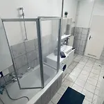 Gna01 - Grosse Mit 7 Betten, Grosse Kueche, 2 Balkone & Parkplatz アパート リューデンシャイト