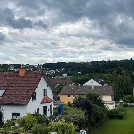 Grosse Mit 7 Betten, Grosse Kueche, 2 Balkonen & Parkplatz *