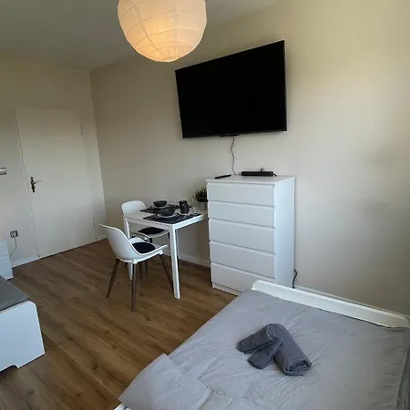 Große Mit 7 Betten, Große Küche, Balkon Apartment Lüdenscheid