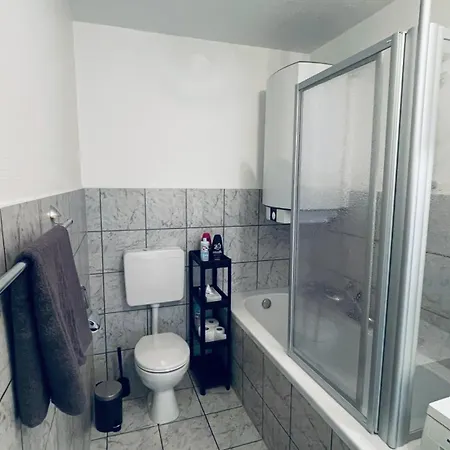Gna01 - Grosse Mit 7 Betten, Grosse Kueche, 2 Balkone & Parkplatz *
