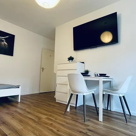 Grosse Mit 7 Betten, Grosse Kueche, 2 Balkonen & Parkplatz Daire Lüdenscheid