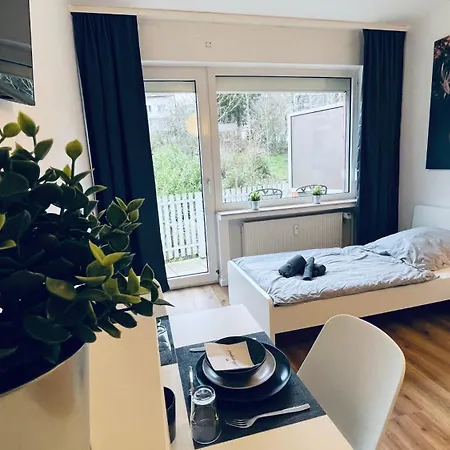 Grosse Mit 7 Betten, Grosse Kueche, Balkon Apartment *