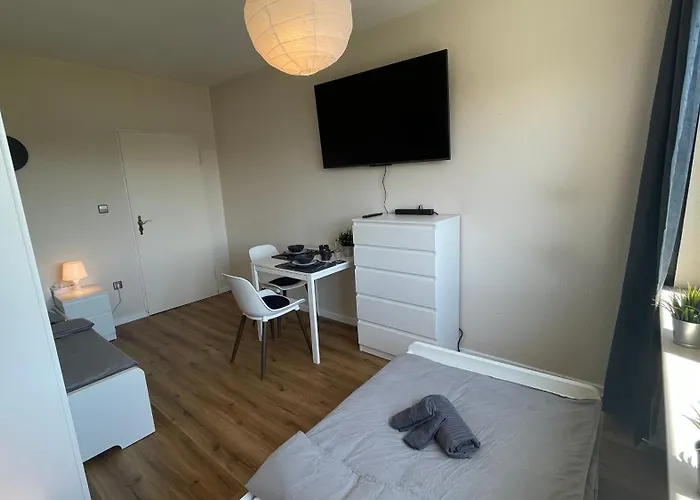 Gna01 - Grosse Mit 7 Betten, Grosse Kueche, 2 Balkone & Parkplatz Appartement Lüdenscheid