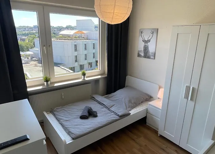 Gna01 - Grosse Mit 7 Betten, Grosse Kueche, 2 Balkone & Parkplatz Lüdenscheid