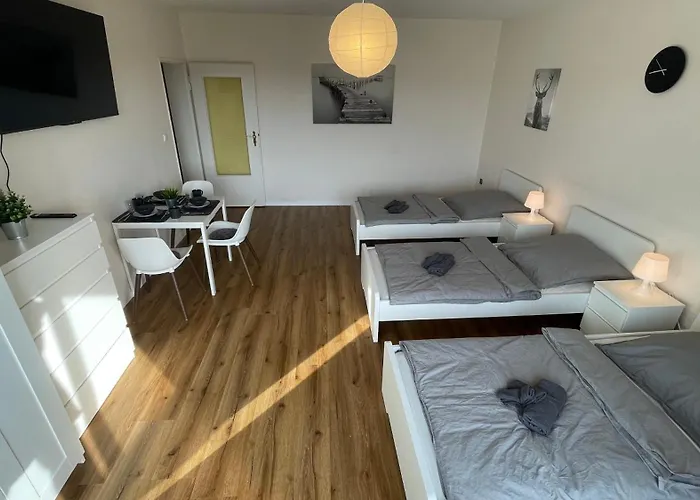 Gna01 - Grosse Mit 7 Betten, Grosse Kueche, 2 Balkone & Parkplatz Appartement *