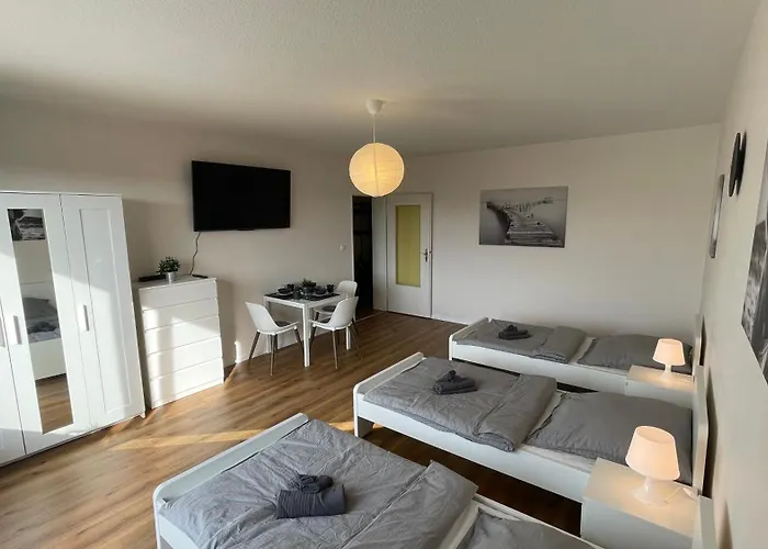 Gna01 - Grosse Mit 7 Betten, Grosse Kueche, 2 Balkone & Parkplatz