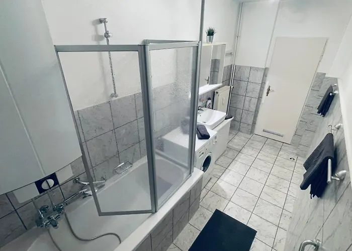 Gna01 - Grosse Mit 7 Betten, Grosse Kueche, 2 Balkone & Parkplatz Appartement Lüdenscheid