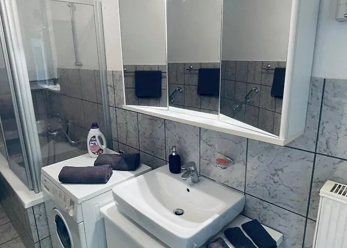 Gna01 - Grosse Mit 7 Betten, Grosse Kueche, 2 Balkone & Parkplatz Lüdenscheid