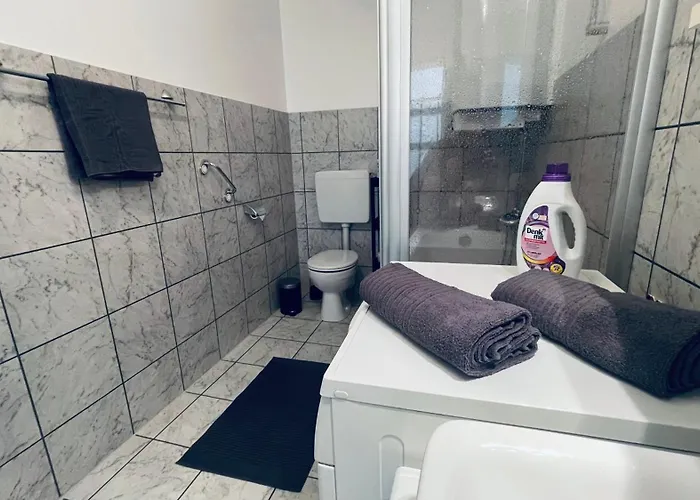 Gna01 - Grosse Mit 7 Betten, Grosse Kueche, 2 Balkone & Parkplatz * Lüdenscheid