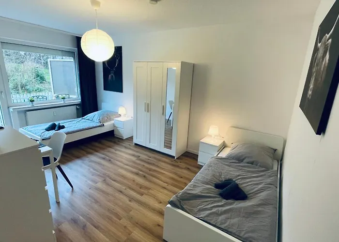 Gna01 - Grosse Mit 7 Betten, Grosse Kueche, 2 Balkone & Parkplatz Lüdenscheid